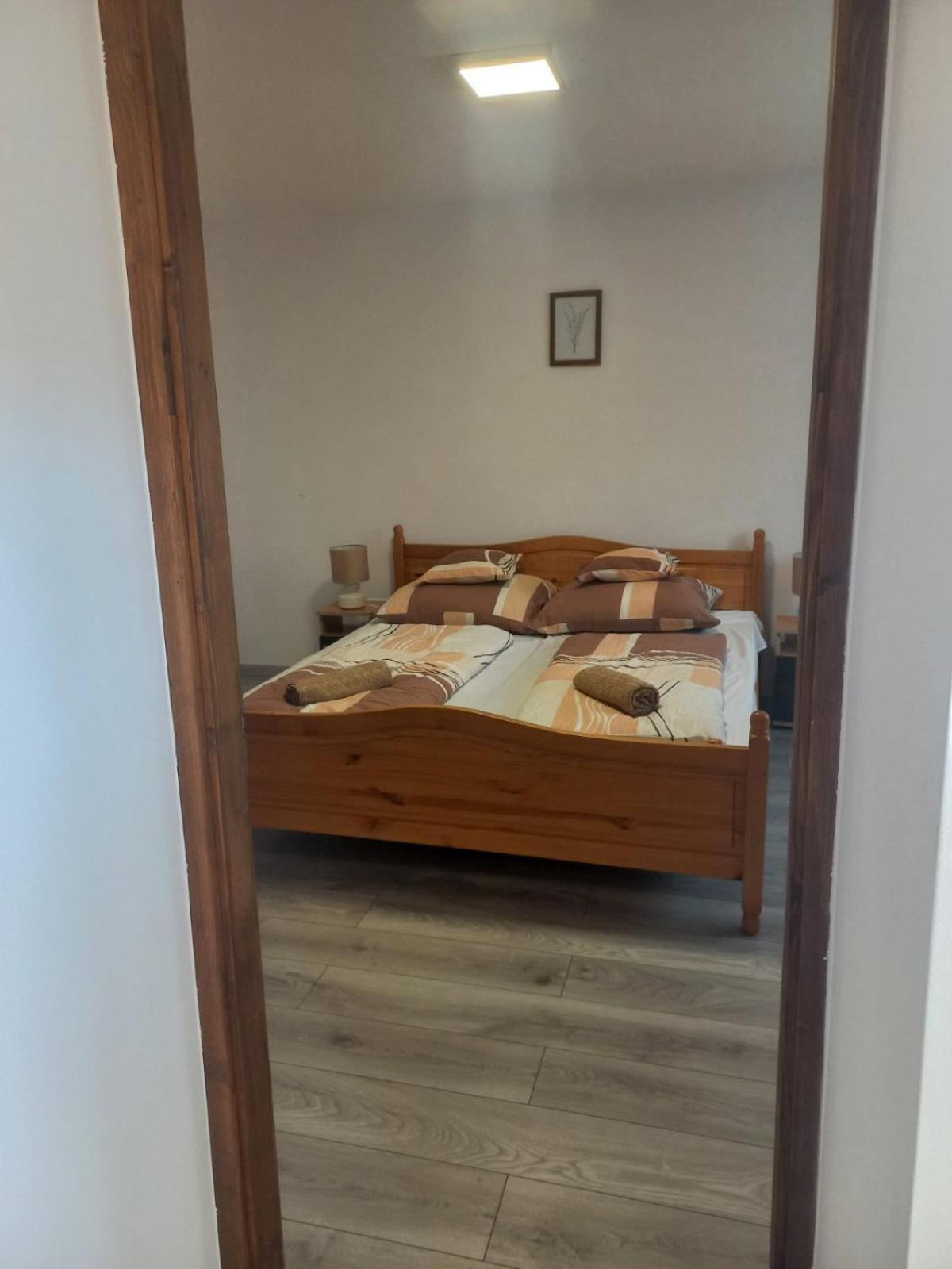 Oazis Apartman Sárospatak Exterior foto
